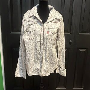Levi’s Cowboy Shirt 🤠 (Bin 1)